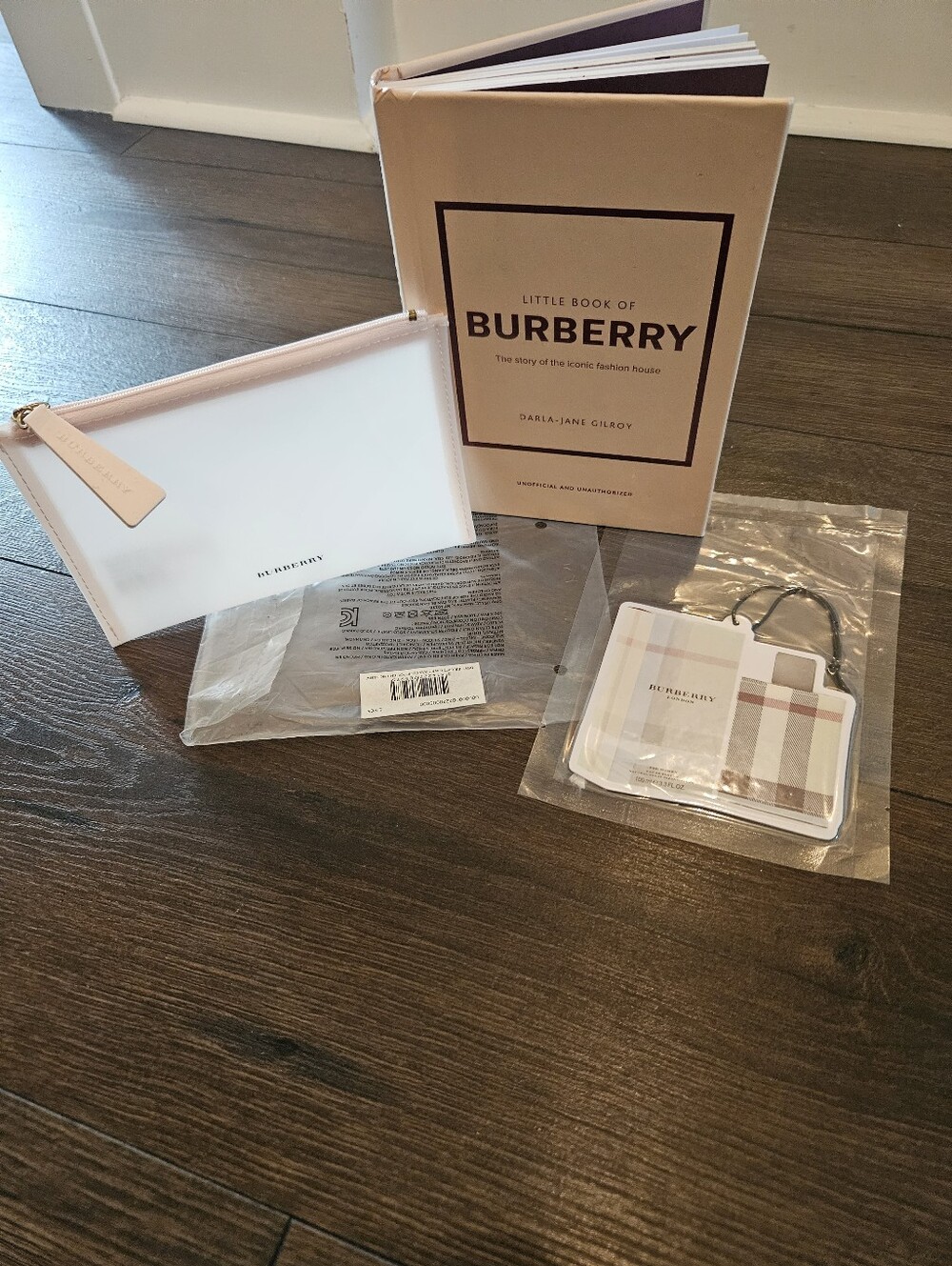 Burberry Beauty Gift Set Bundle – NEW | Makeup Pouch + Air Freshy + Book